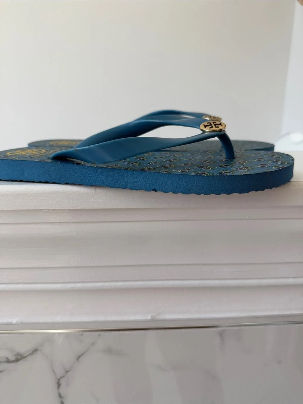 NWOT Tory Burch Teal Floral Logo Flip Sandals
